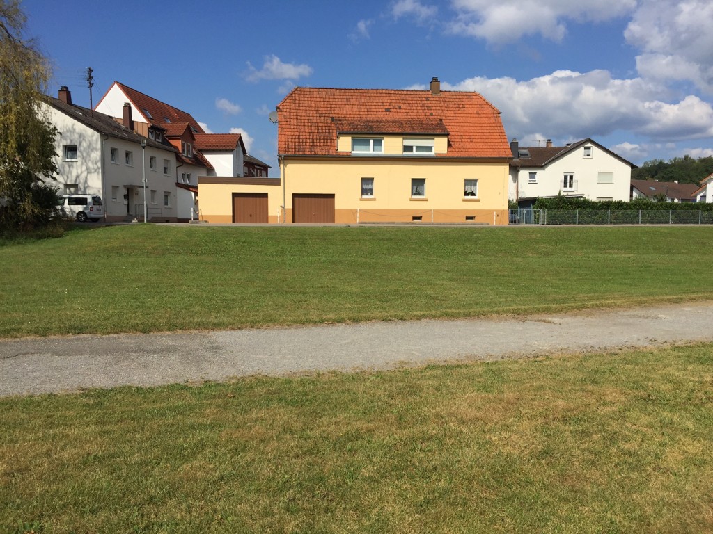 In unmittelbarer Nähe zum Schlosssee entstehen zwei neue Wohnbaugrundstücke